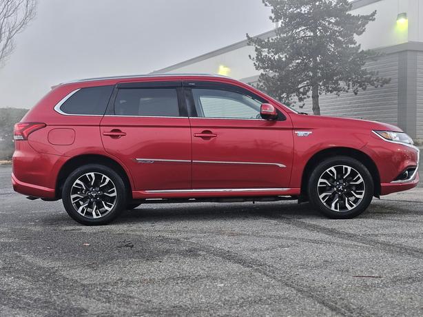 2018 Mitsubishi Outlander PHEV image 4