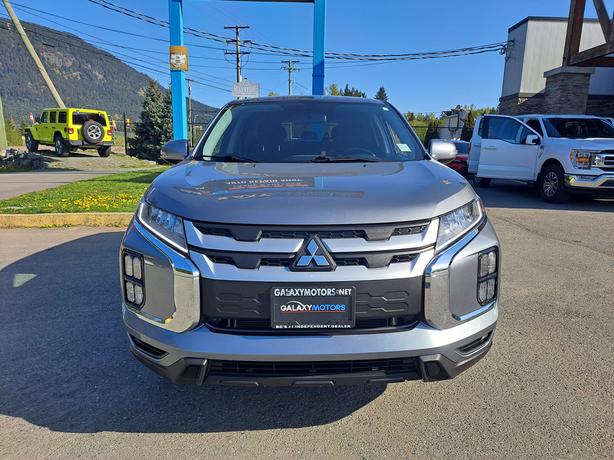 2021 Mitsubishi RVR - 4WD, Heated Seats image 3