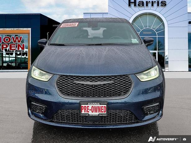 2023 Chrysler Pacifica Hybrid Touring L | One Owner | Fully Loaded! image 2