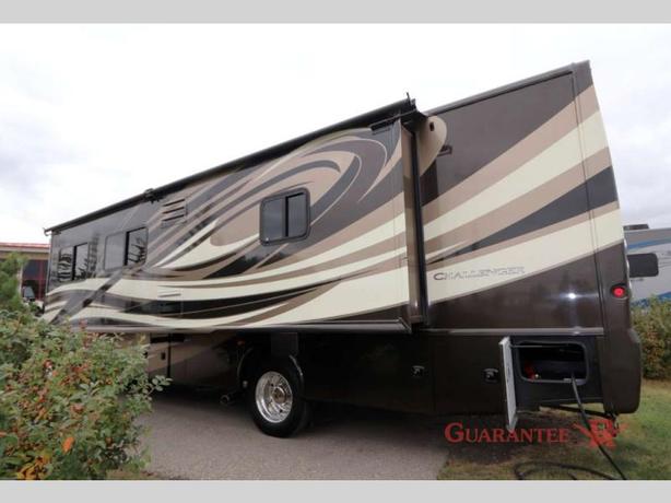 Used 2012 Thor Motor Coach Challenger 36FD image 4