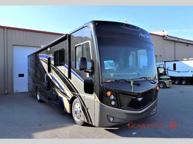 Used 2019 Fleetwood RV Pace Arrow 33D image 1