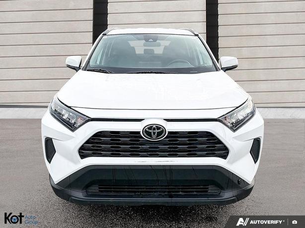 2019 Toyota RAV4 LE NO ACCIDENT! LOW KMS! BACKUP CAMERA! image 2