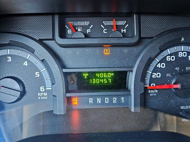 2013 Ford  E-Series Cargo Van Commercial image 8