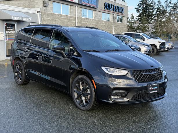 2023 Chrysler Pacifica Touring L AWD image 4