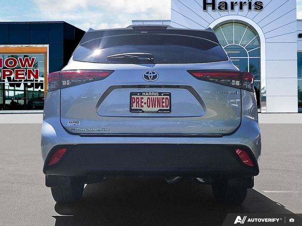 2022 Toyota Highlander Hybrid XLE AWD | Adaptive Cruise Control! clearance image 5