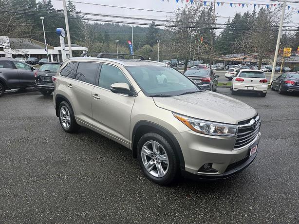2016 Toyota  Highlander Limited image 1