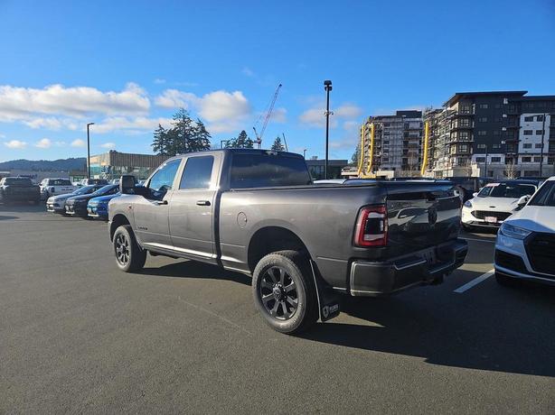 2024 RAM 2500 Big Horn 4x4 Crew Cab 6'4 Box | One Owner | No Reported Accidents! image 4