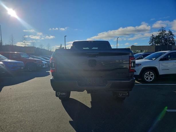 2024 RAM 2500 Big Horn 4x4 Crew Cab 6'4 Box | One Owner | No Reported Accidents! image 5