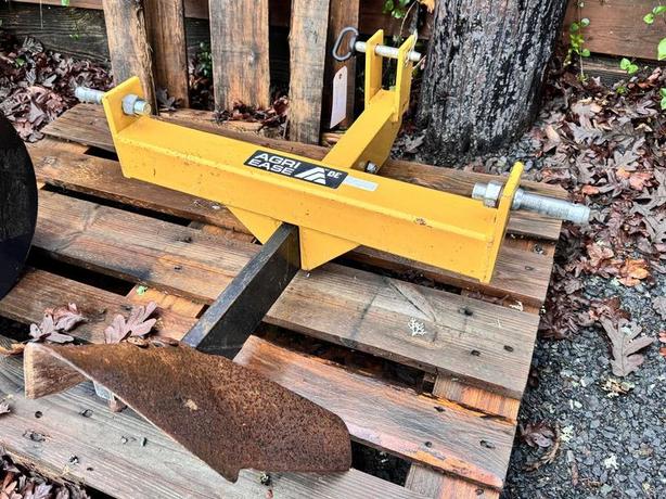 2018 Braber Equipment 3PT Middle Buster image 1