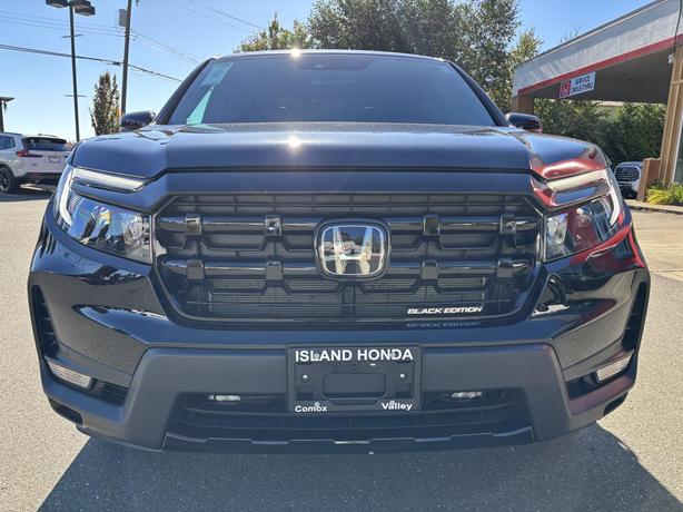 2025 Honda Ridgeline Black Edition image 2