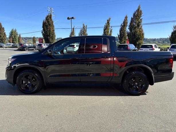 2025 Honda Ridgeline Black Edition image 4