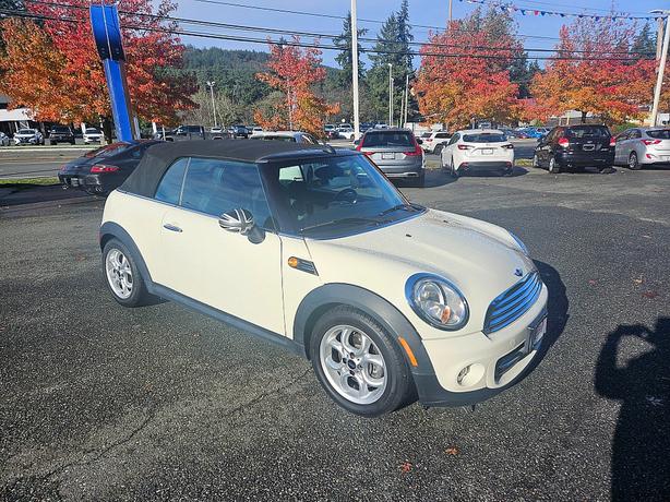 2013 Mini  Cooper Convertible image 4