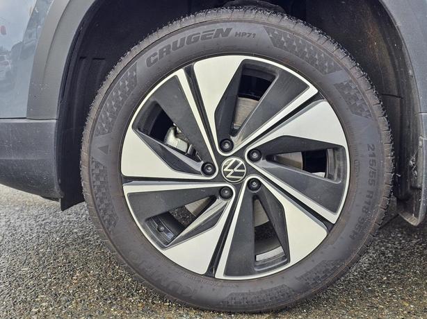 2023 Volkswagen Taos Highline 4MOTION image 5