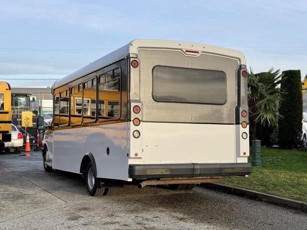2019 Chevrolet Express 4500 22-Passenger Bus with Wheelchair Ramp image 8