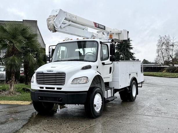 2013 Freightliner M2 106 4x4 Terex Bucket Truck – 40 ft Hi-Ranger HR40M image 4
