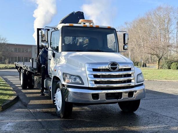 2015 Hino 358 22-Foot Flat Deck Truck with Dump Function and Amco Veba Crane image 3