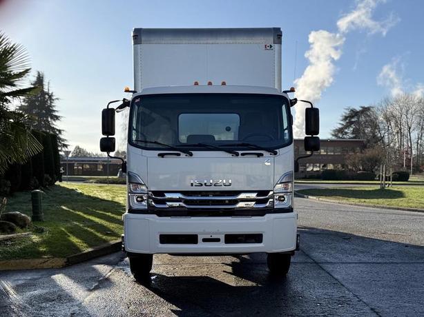 2022 Isuzu FVR 24-Foot Cummins Cube Van with Power Tail Gate and Air Brakes image 3