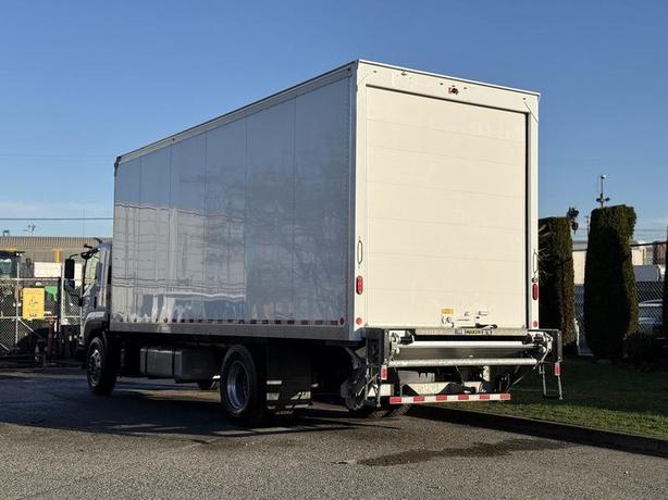 2022 Isuzu FVR 24-Foot Cummins Cube Van with Power Tail Gate and Air Brakes image 7