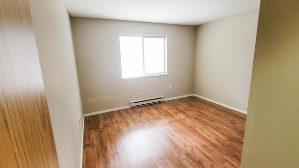 2 bedroom Sunshine Apartments image 8