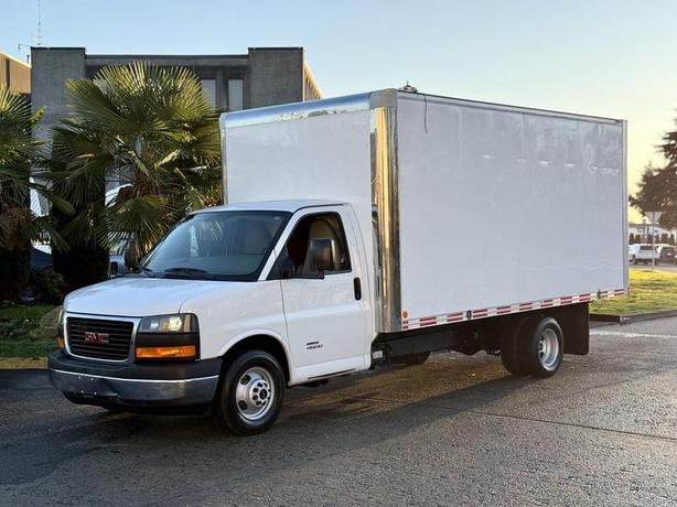 2015 GMC Savana G4500 16-Foot Duramax Diesel Cube Van with Rear Shelving image 5