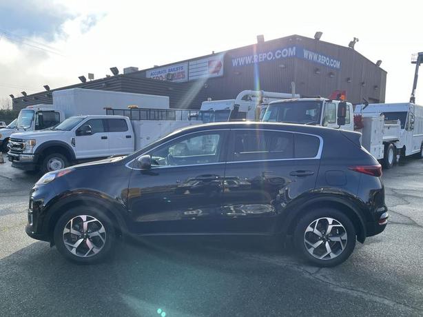 2020 Kia Sportage LX FWD image 2