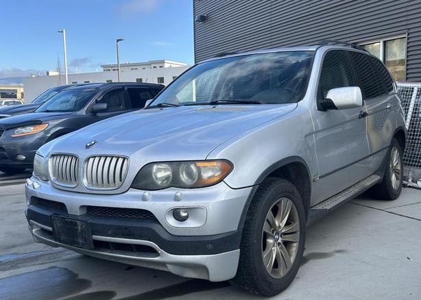 2004 BMW X5 4.4i AUTO, KEYLESS ENTRY, POWER WINDOWS AND LOCKS, AWD, LEATHER SEAT image 1
