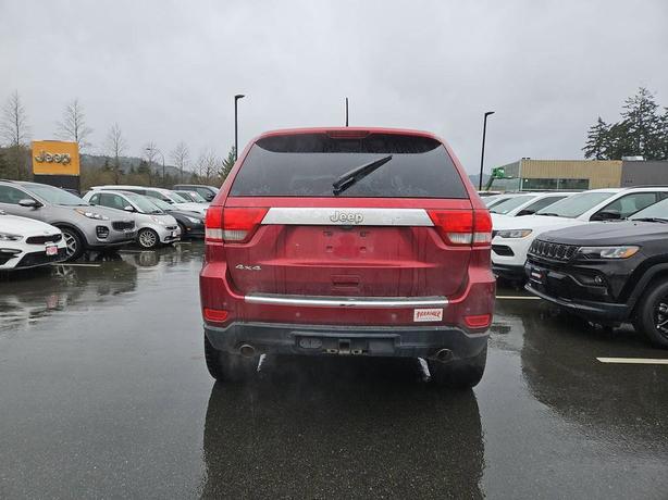 2012 Jeep Grand Cherokee Overland 4x4 | Panoramic Sunroof! image 5