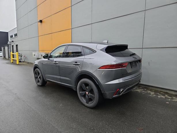 2018 Jaguar E-PACE R-Dynamic SE AWD | Adaptive Cruise Control | Power Liftgate! image 4