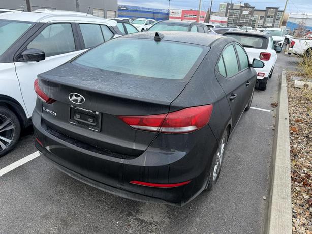 2017 Hyundai Elantra GL HEATED SEATS! BLUETOOTH! BACKUP CAMERA! image 3