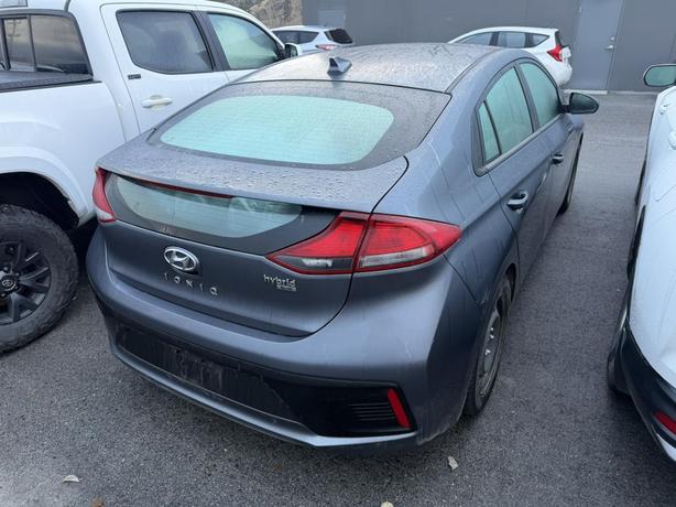 2019 Hyundai IONIQ Hybrid Essential ONE OWNER! NO ACCIDENT! HEATED STEERING WHEE image 4