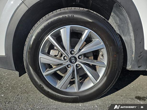 2019 Hyundai Santa Fe Preferred | Heated Seats | Cruise Control! image 6