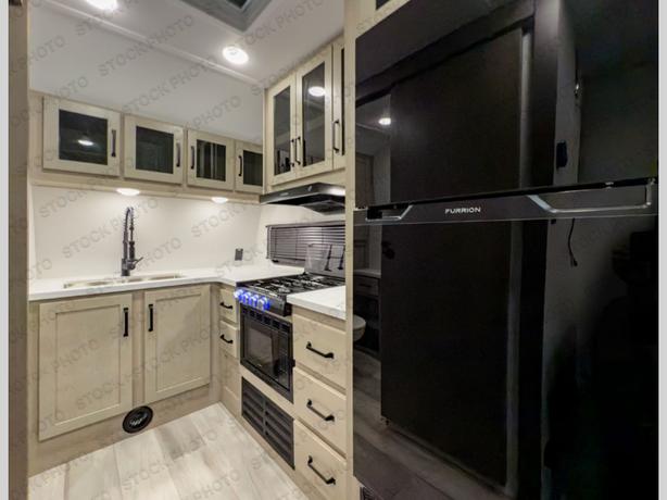 Used 2025 Grand Design Momentum MAV 24MAV image 3