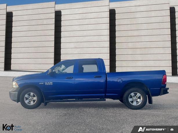 2018 RAM 1500 ST 4x4 Crew Cab 6'4" Box *Ltd Avail* FULLY INSPECTED! V8! 6-SPEAKE image 3