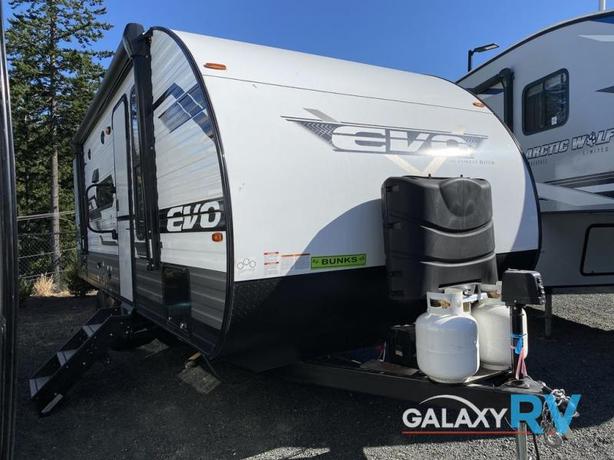 Used 2023 Forest River RV EVO 2260BHX image 4