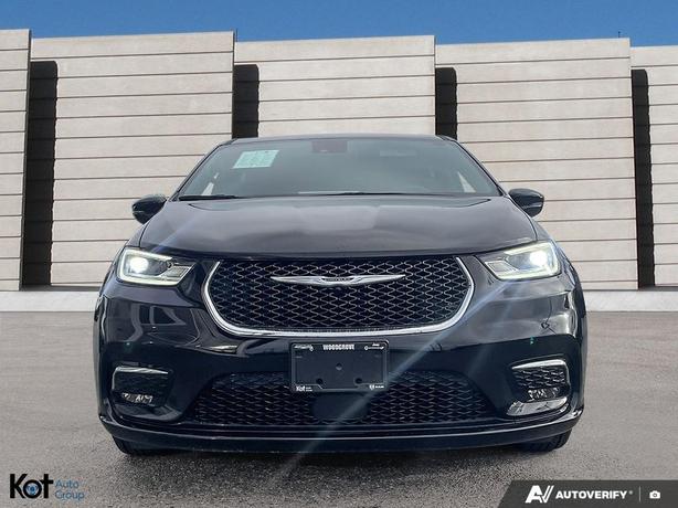 2024 Chrysler Pacifica Touring FWD ONLY 30,657 KMS! FULLY INSPECTED! V6! UCONNEC image 2