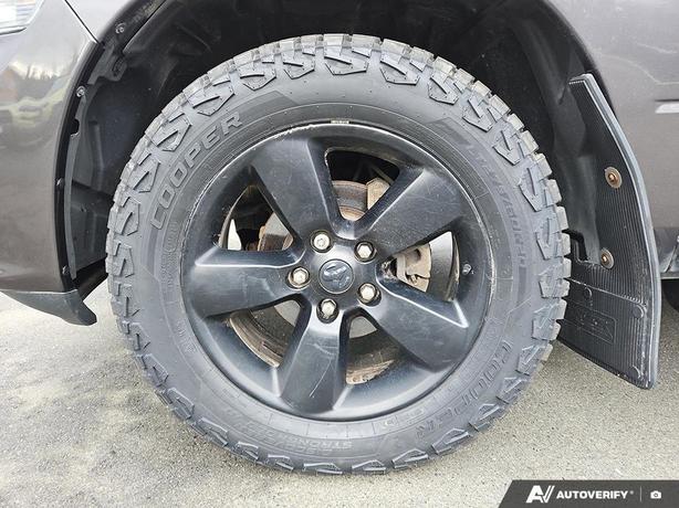 2019 RAM 1500 Classic Express 4x4 Crew Cab 5'7 Box | One Owner! image 6