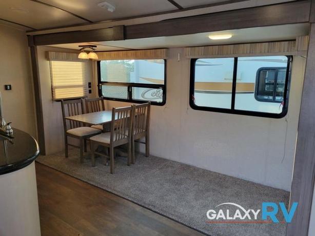 Used 2019 Winnebago Minnie Plus 27RBDS image 6