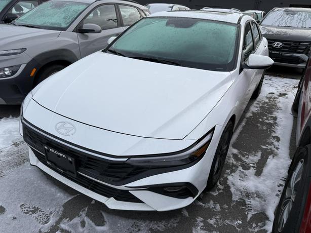 2024 Hyundai Elantra Preferred HEATED SEAT/ STEERING WHEEL! BLIND SPOT! LOW KMS! image 2