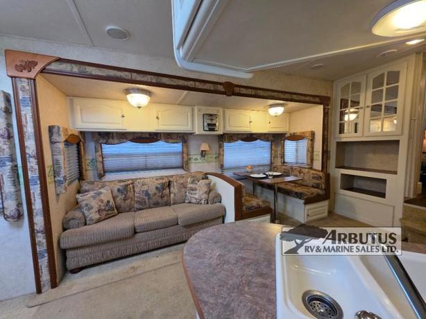 Used 2005 Keystone RV Outback Sidney Edition 28FRLS image 3