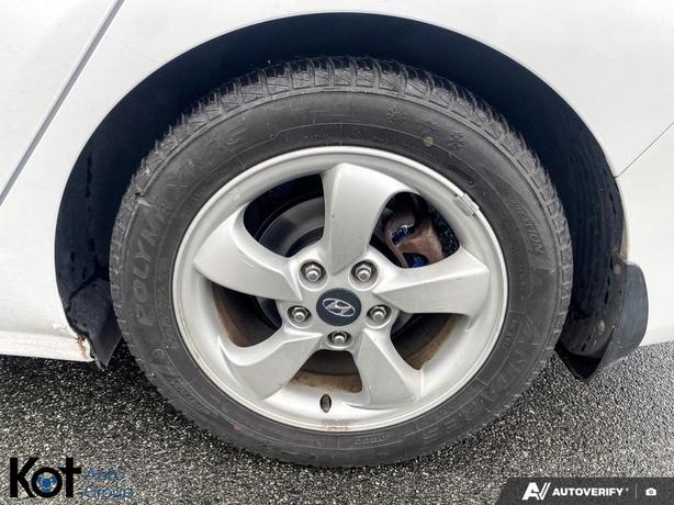 2016 Hyundai Elantra GL MANUAL TRANSMISSION! image 6