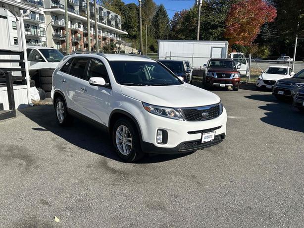 2014 KIA Sorento image 1