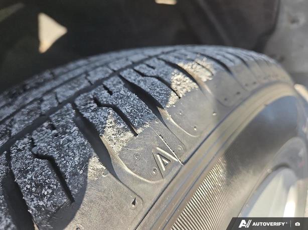 2022 Toyota RAV4 LE | Heated Seats! image 7