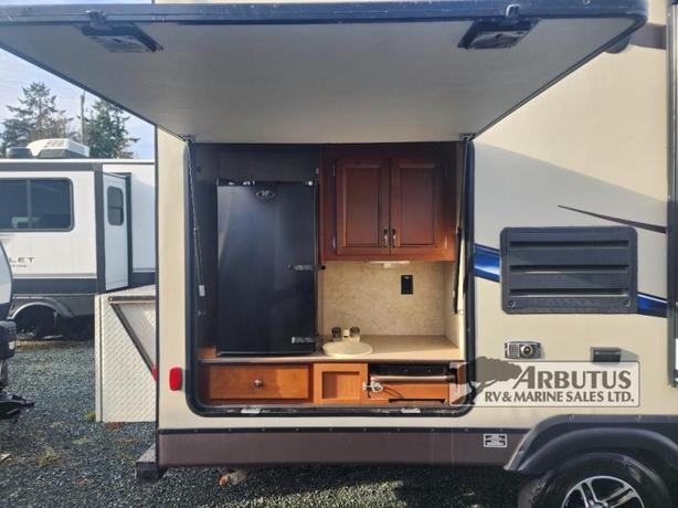 Used 2014 R-Vision Trail-Lite Crossover 210RB image 5