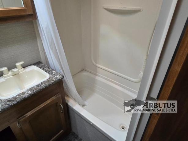 Used 2015 Keystone RV Springdale 267BHSEWE image 8