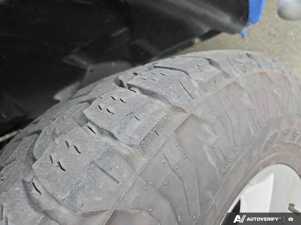 2021 RAM 1500 Classic Tradesman 4x4 Quad Cab 6'4 Box | Cruise Control! image 7