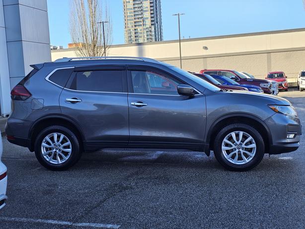 2019 Nissan Rogue SV - Power Driver's Seat, Push Button Start image 4