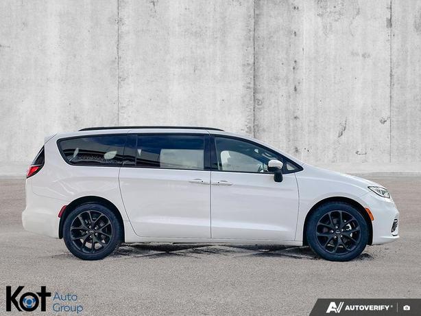 2023 Chrysler Pacifica Touring L | Power Sunroof | Remote Start | Heated Seats & image 6