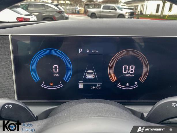 2025 Hyundai Santa Cruz Preferred BLUETOOTH APPLE CARPLAY! TOUCH-SCREEN DISPLAY! image 8