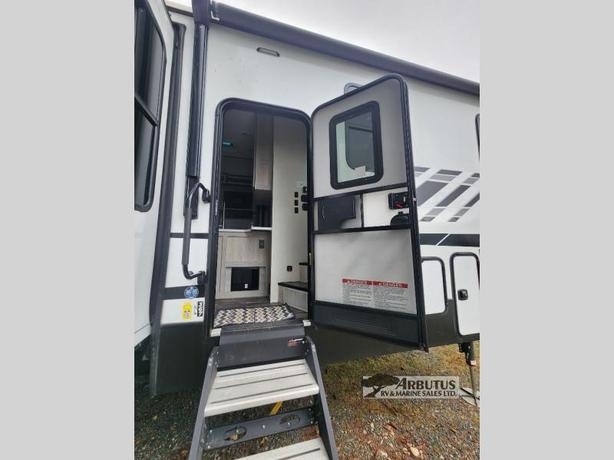 Used 2022 Keystone RV Fuzion Impact Edition 367 image 1