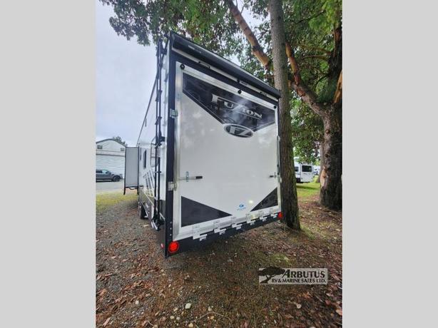 Used 2022 Keystone RV Fuzion Impact Edition 367 image 3